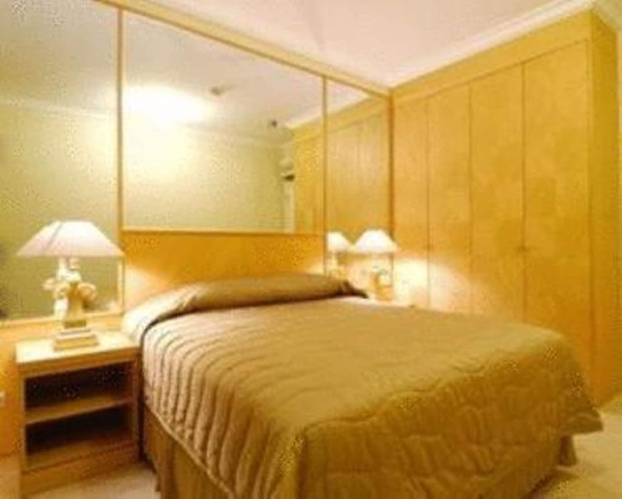 Batavia Hotel & Serviced Apartments ג'קרטה מראה חיצוני תמונה