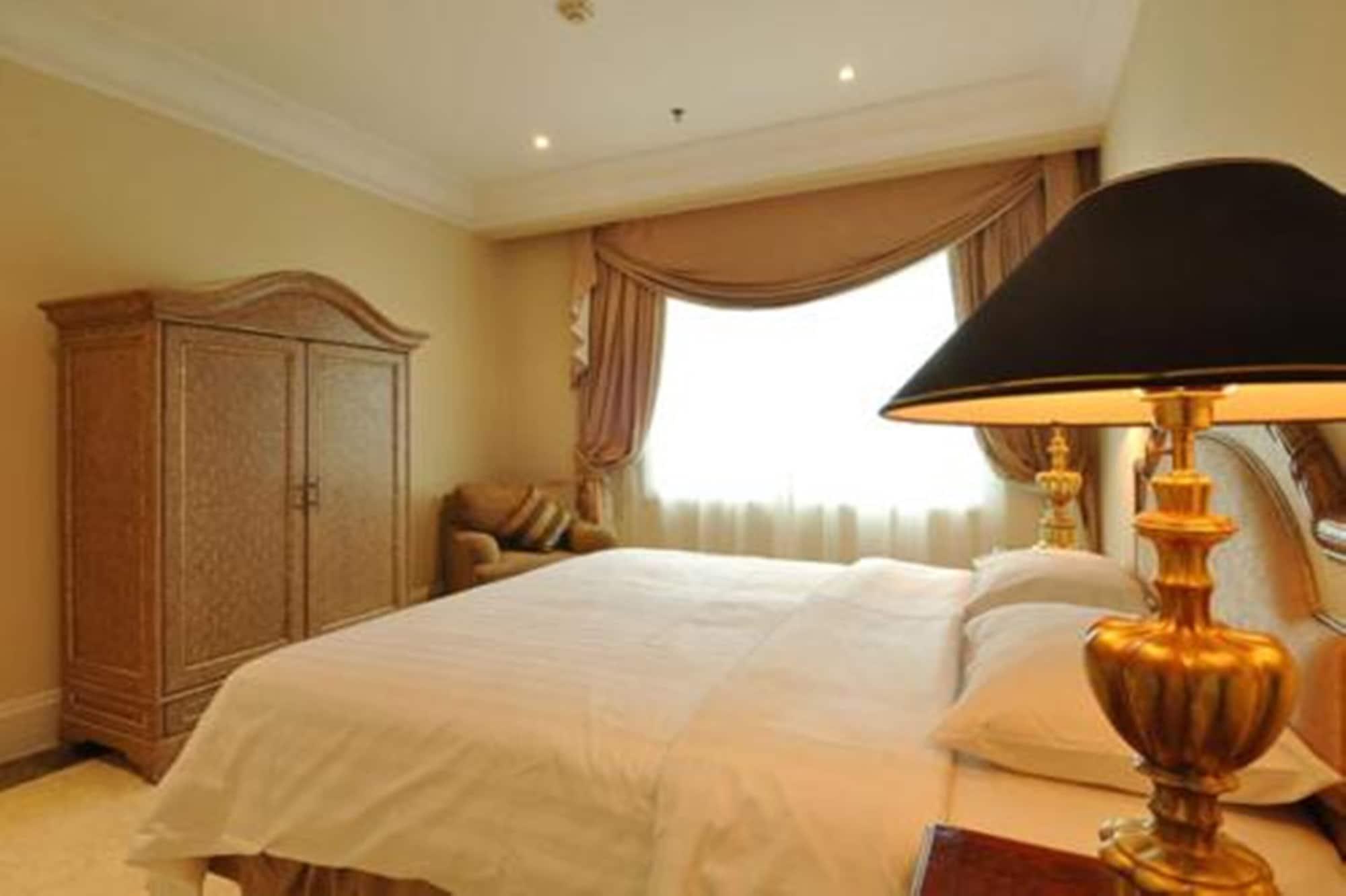 Batavia Hotel & Serviced Apartments ג'קרטה מראה חיצוני תמונה