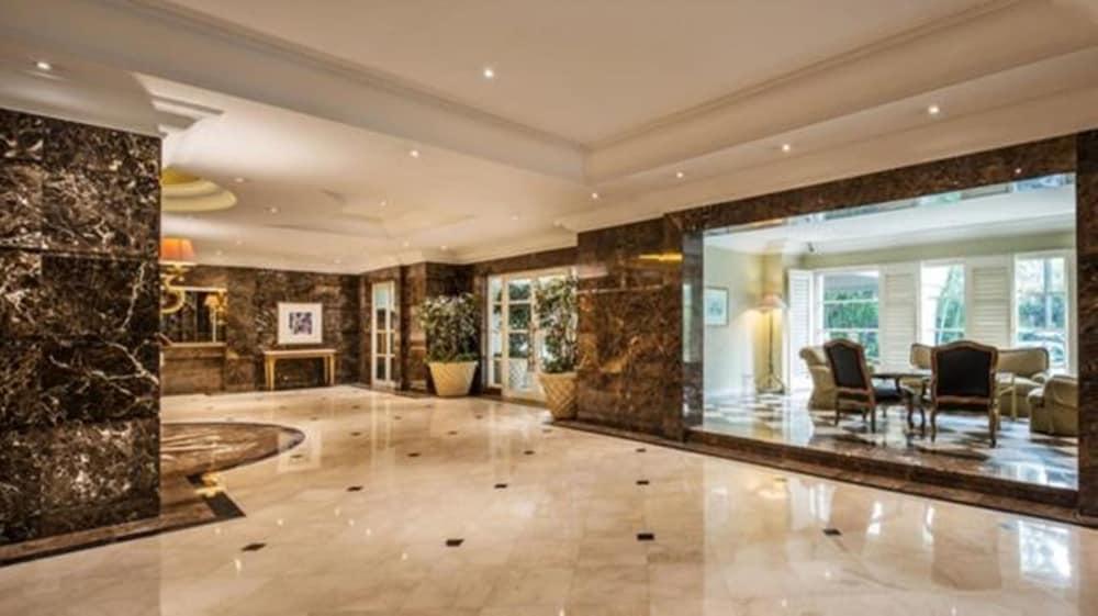 Batavia Hotel & Serviced Apartments ג'קרטה מראה חיצוני תמונה