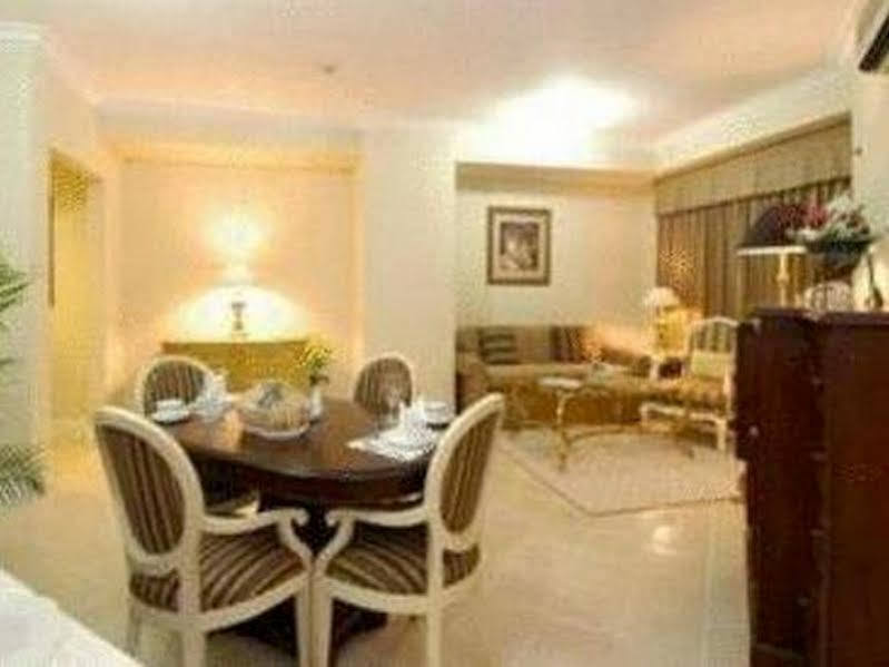 Batavia Hotel & Serviced Apartments ג'קרטה מראה חיצוני תמונה
